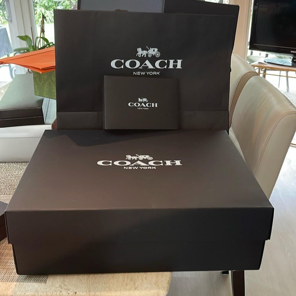 Coach hug box, small box and bag